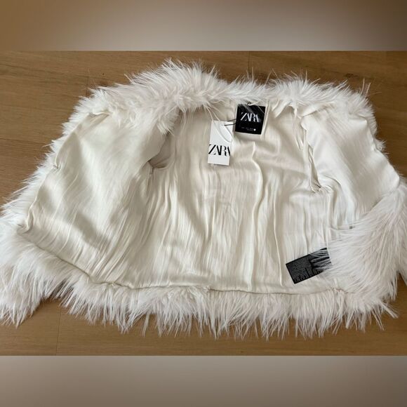 ZARA FAUX FUR JACKET - Small - Picture 3 of 8